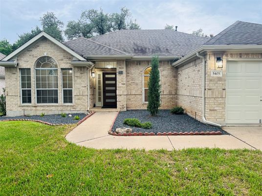 Attached, Backyard, Detached Garage, Exterior, Facade, Brick Facade, Ranch