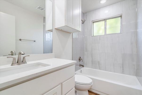 Bathroom, Interior, Recessed Lighting, Wood Texture Flooring