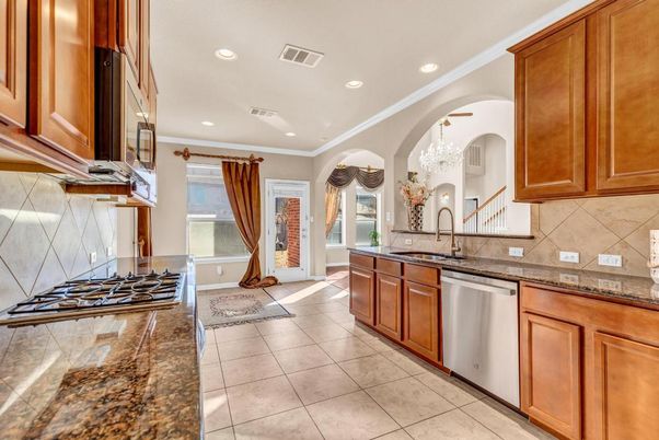 Chandelier, Interior, Kitchen, Recessed Lighting, Stainless Steel Appliances