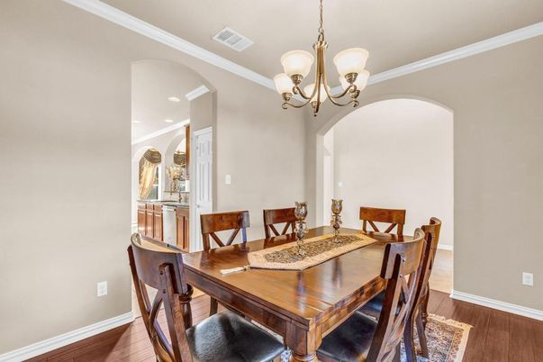 Chandelier, Dining room, Interior, Recessed Lighting, Wood Texture Flooring