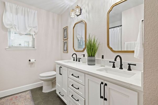 Bathroom, Dual Sink Vanities, Interior