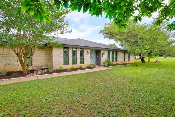 Backyard, Exterior, Facade, Ranch