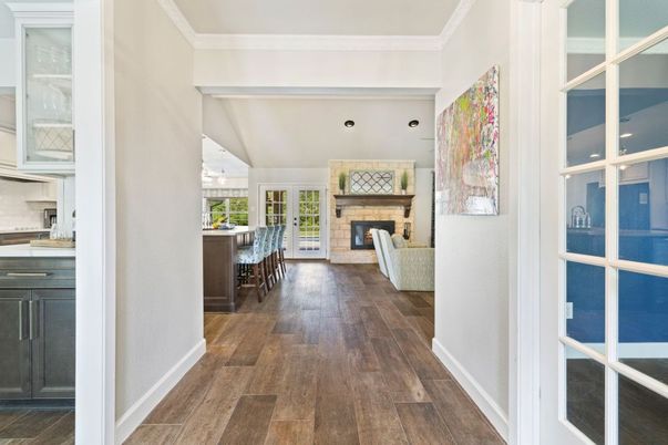 Fireplace, Interior, Kitchen, Recessed Lighting, Wood Texture Flooring