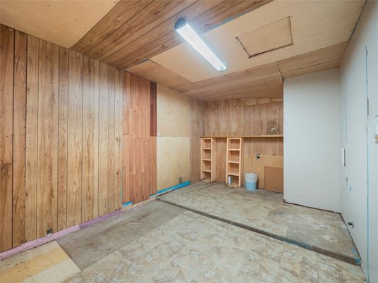 Empty room, Interior, Wooden Ceilings, Wooden Walls