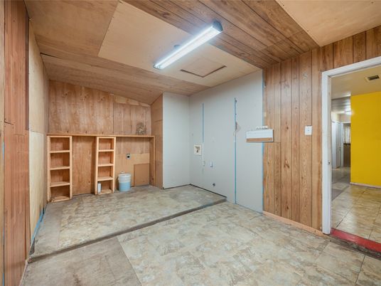 Empty room, Interior, Wooden Ceilings, Wooden Walls