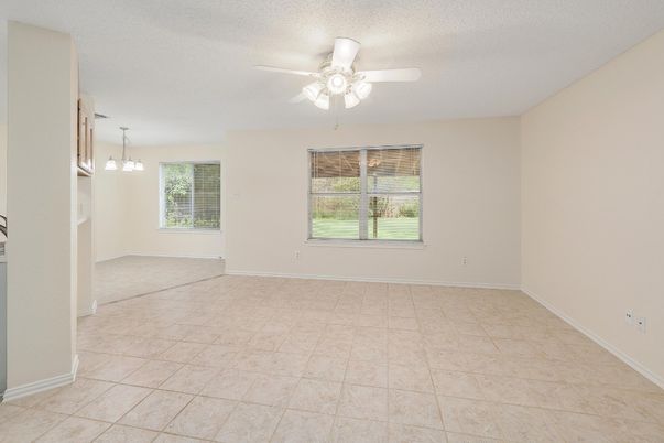 Empty room, Interior, Pendant Lights