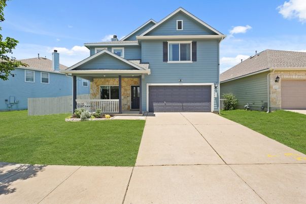 Attached, Exterior, Facade, American Craftsman