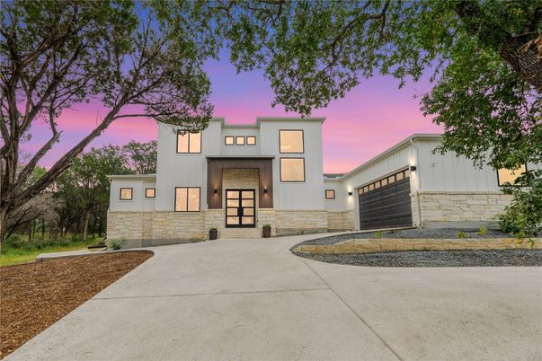 Attached, Backyard, Exterior, Facade, Modern