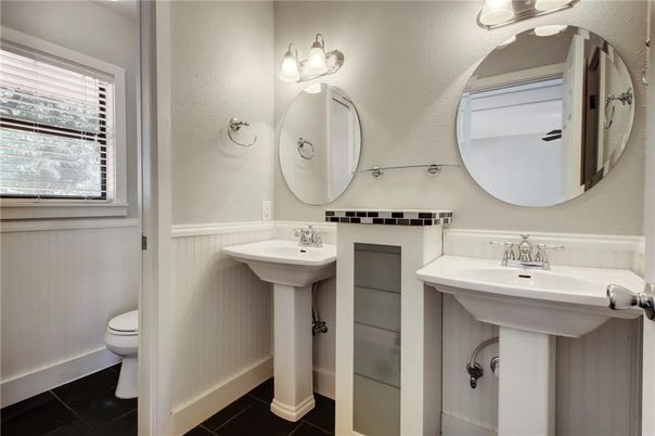 Bathroom, Dual Sink Vanities, Interior