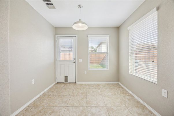 Empty room, Interior, Pendant Lights