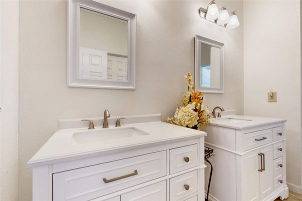 Bathroom, Dual Sink Vanities, Interior