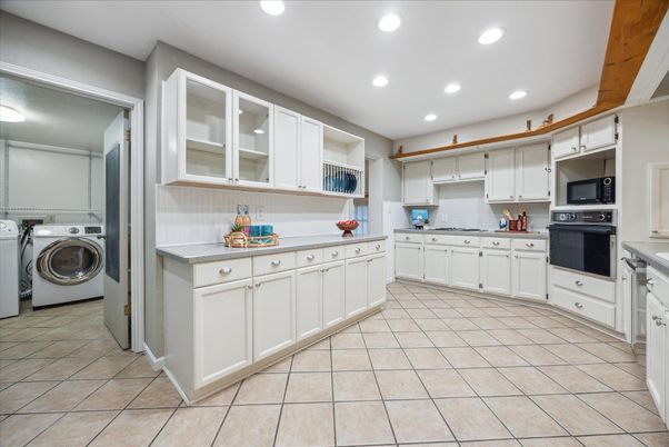 Interior, Kitchen, Recessed Lighting, Washer