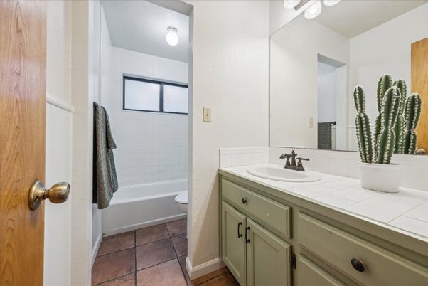 Bathroom, Interior, Tile Countertops