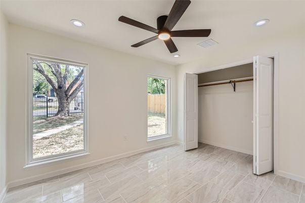 Empty room, Interior, Recessed Lighting, Walk-in Closets