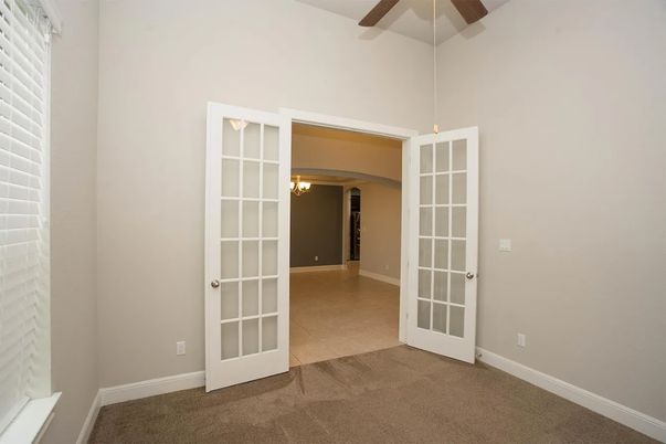 Chandelier, Empty room, Interior
