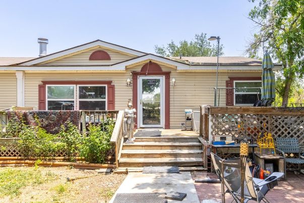 Exterior, Facade, None