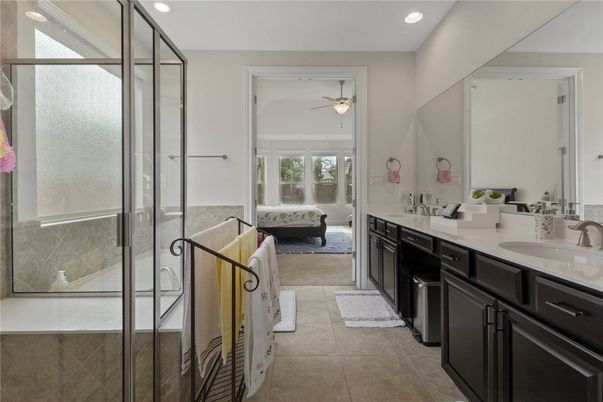 Bathroom, Dual Sink Vanities, Interior, Recessed Lighting