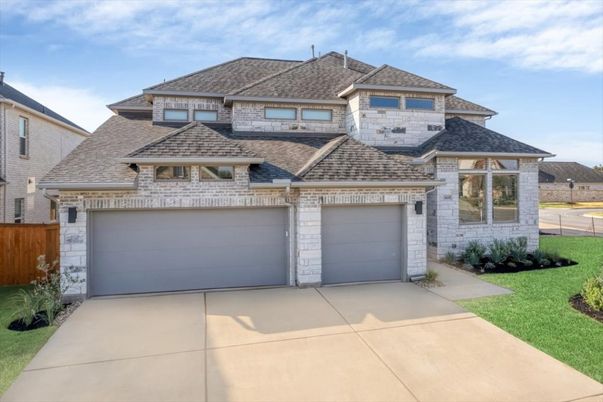 Attached, Exterior, Facade, Brick Traditional