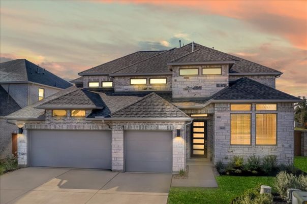 Attached, Exterior, Facade, Brick Traditional