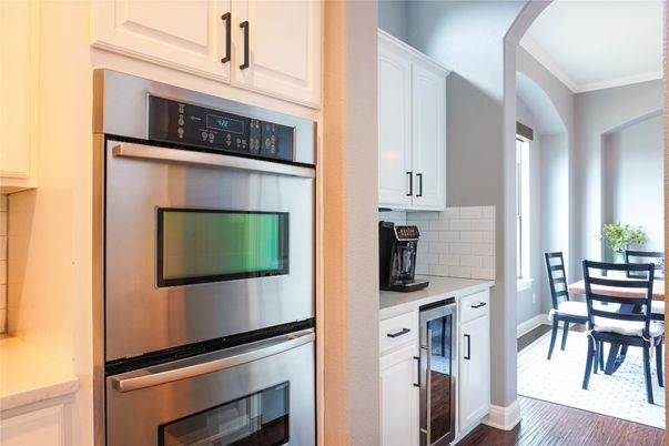 Dining room, Interior, Kitchen, Stainless Steel Appliances, Wood Texture Flooring