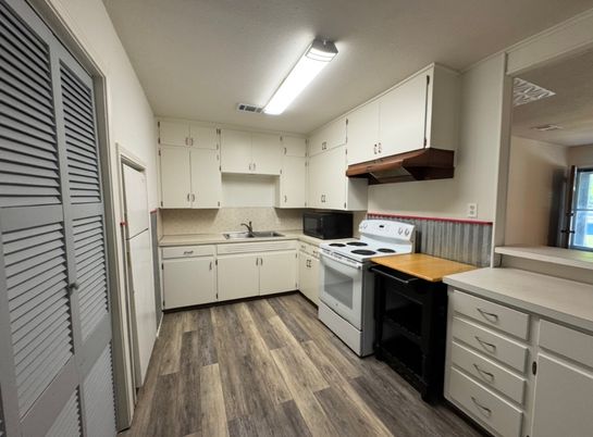 Interior, Kitchen, Wood Texture Flooring