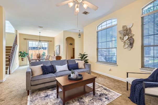 Dining room, Interior, Living room, Pendant Lights