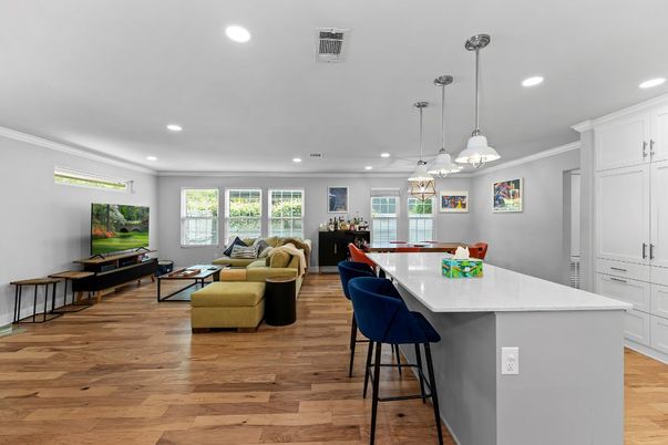 Interior, Living room, Pendant Lights, Recessed Lighting, Wood Texture Flooring