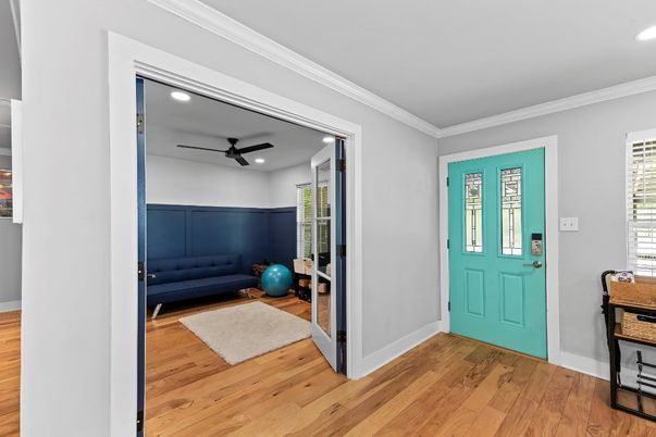 Interior, Recessed Lighting, Wood Texture Flooring