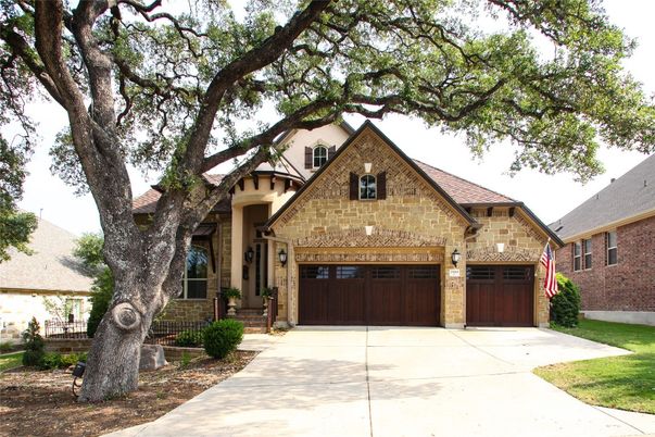 Attached, Exterior, Facade, Brick Traditional