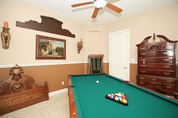 Billiard Table, Game Room, Interior