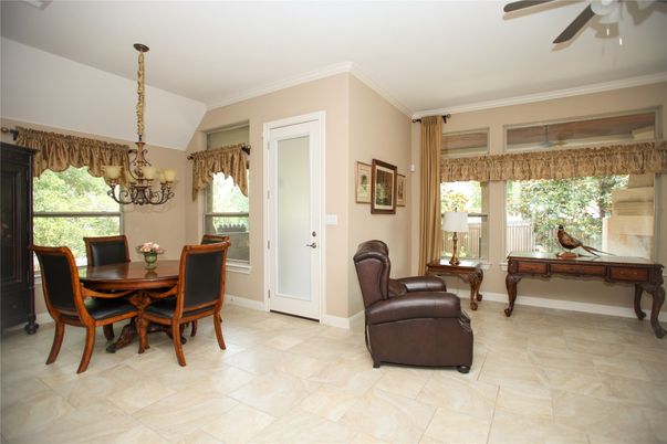 Chandelier, Dining room, Interior, Pendant Lights