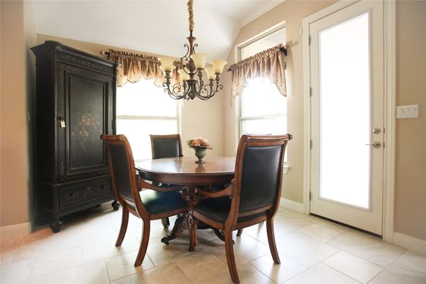 Chandelier, Dining room, Interior
