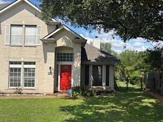 Backyard, Exterior, Facade, Brick Facade, Brick Traditional