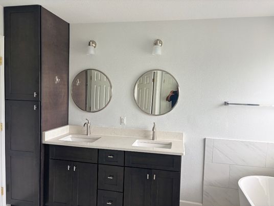 Bathroom, Dual Sink Vanities, Interior