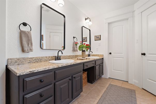 Bathroom, Dual Sink Vanities, Interior