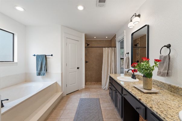 Bathroom, Dual Sink Vanities, Interior, Recessed Lighting