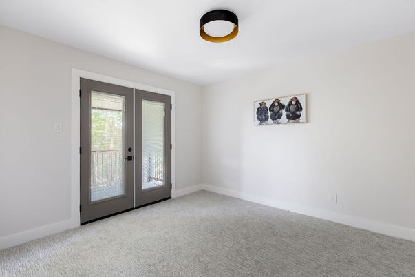Empty room, Interior