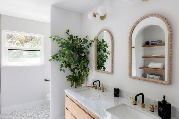 Bathroom, Dual Sink Vanities, Interior