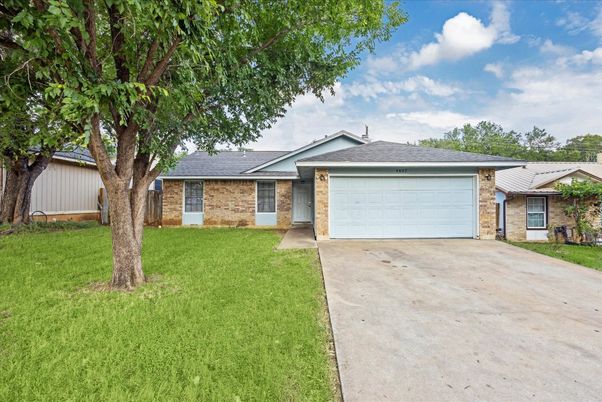 Attached, Exterior, Facade, Brick Facade, Ranch