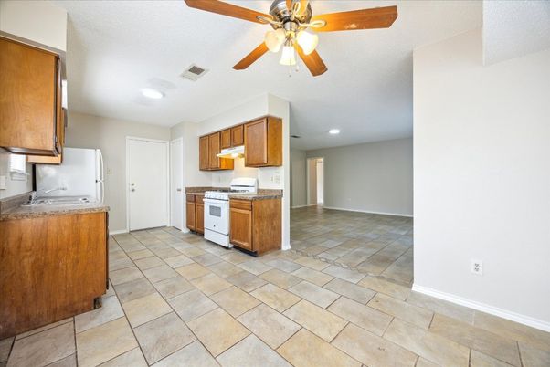 Empty room, Interior, Kitchen, Recessed Lighting