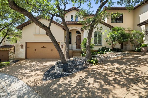 Attached, Exterior, Facade, Mediterranean