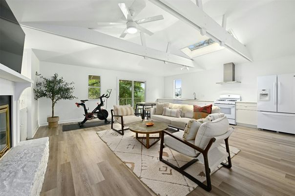 Fireplace, Fitness Equipment, Interior, Living room, Wood Texture Flooring