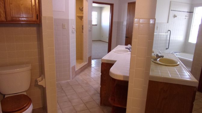 Bathroom, Interior, Tile Countertops