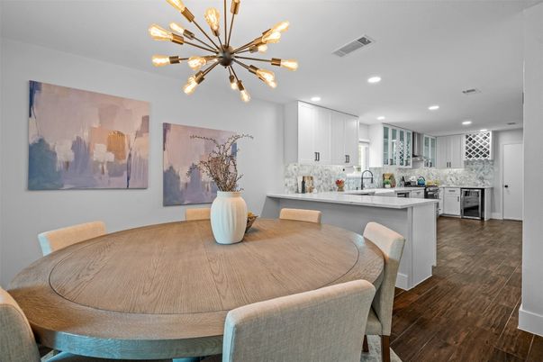 Dining room, Interior, Kitchen, Pendant Lights, Recessed Lighting, Wood Texture Flooring