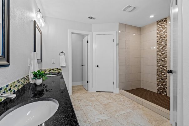 Bathroom, Interior, Recessed Lighting