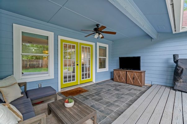 Exterior, Living room