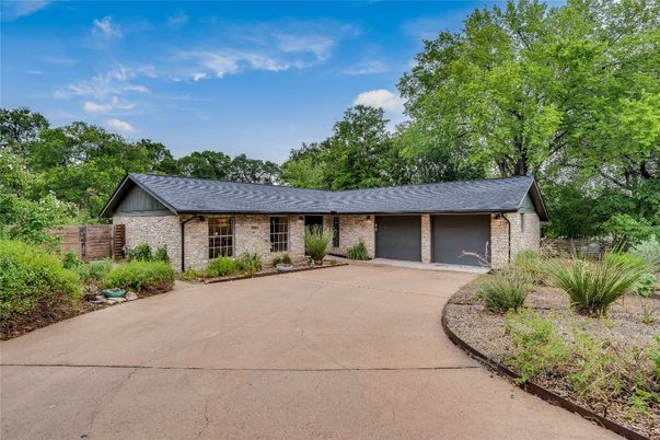 Attached, Exterior, Facade, Brick Facade, Ranch