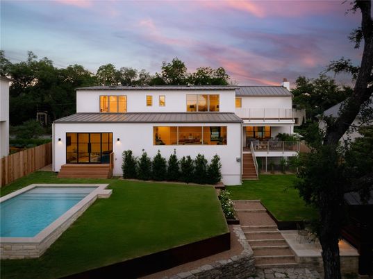 Backyard, Exterior, Facade, Pool, Farmhouse