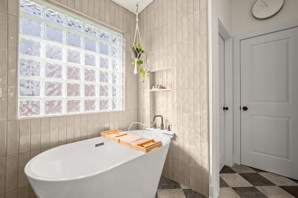 Bathroom, Free Standing Baths, Interior