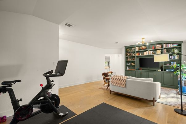 Fitness Equipment, Interior, Living room, Wood Texture Flooring